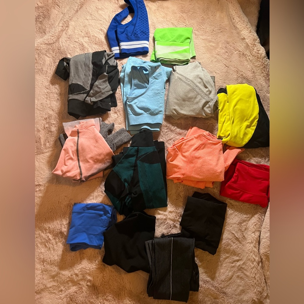 Workout clothes lots bundle (unbranded)
